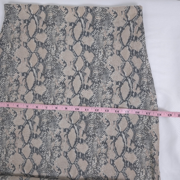 American Eagle Outfitters Animal Print Pencil Midi Skirt Size M - Picture 6 of 13